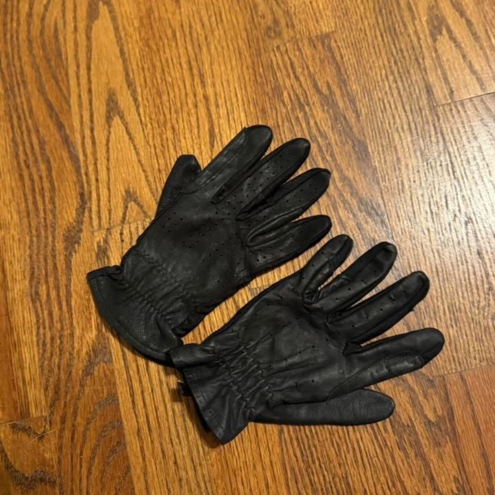 Black Leather Equestrian Gloves